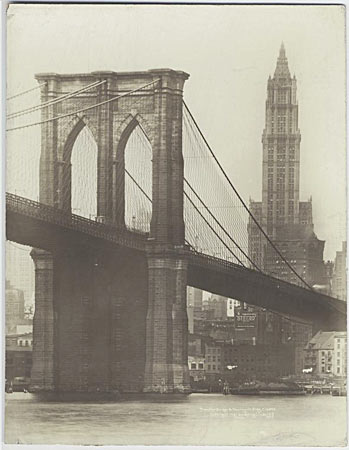 Brooklyn Bridge en Woolworth Building