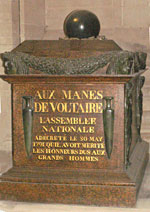 de tombe van Voltaire in het Pantheon